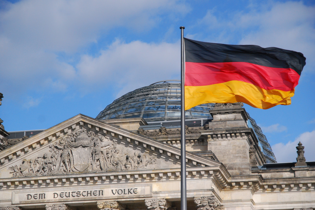 Германия прекращает деятельность своего генерального консульства в западном регионе России.