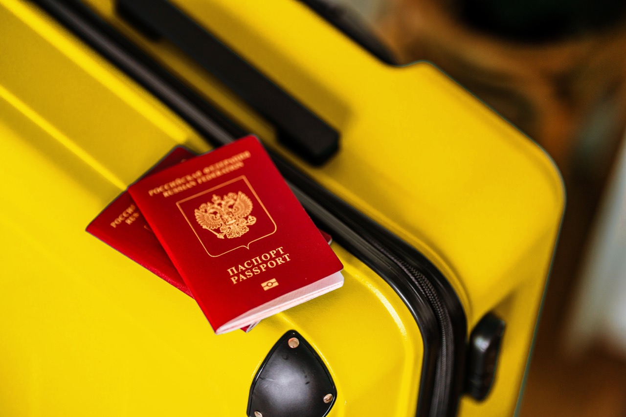 Чехия запрещает безвизовый транзит гражданам РФ через свои аэропорты