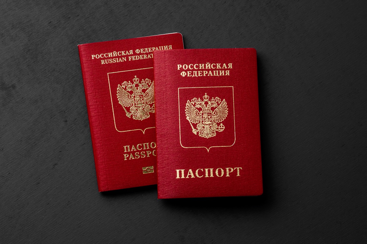 Италия будет вклеивать визы и в биометрические и в обычные российские паспорта